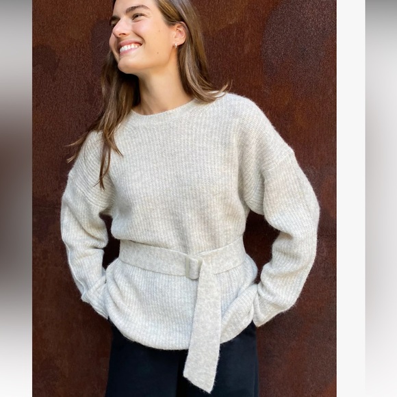 The Group Babaton Aritzia Gaudi Sweater - Picture 3 of 10